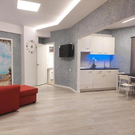 Fantastic 2 Bedrooms, Just 20 Meters From Ocean Playa de las Americas  Exterior photo