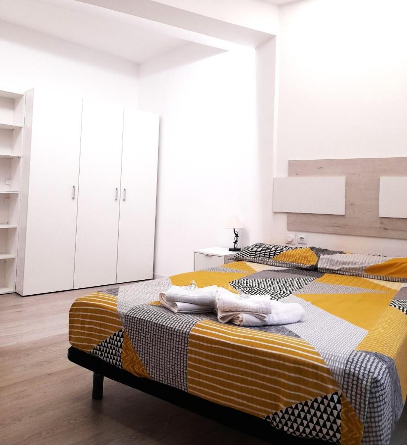 Fantastic 2 Bedrooms, Just 20 Meters From Ocean Playa de las Americas  Exterior photo
